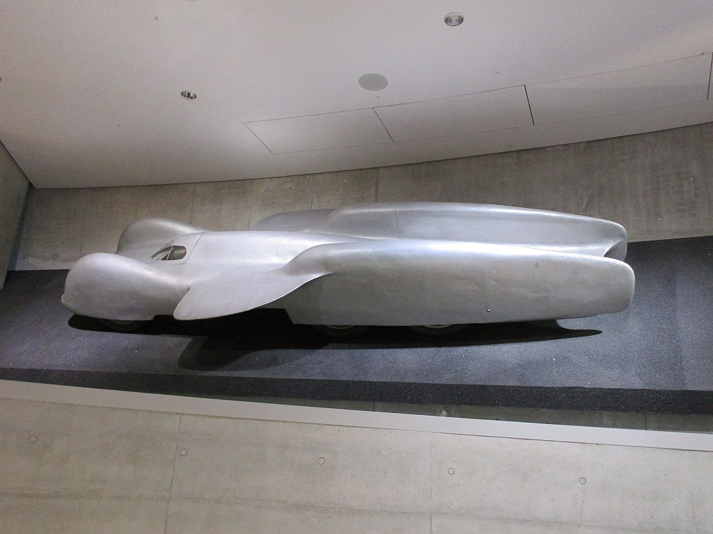 Mercedes-Benz T80