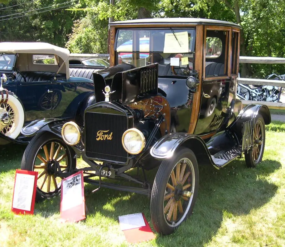 1919_Ford_Model_T_Highboy_Coupe