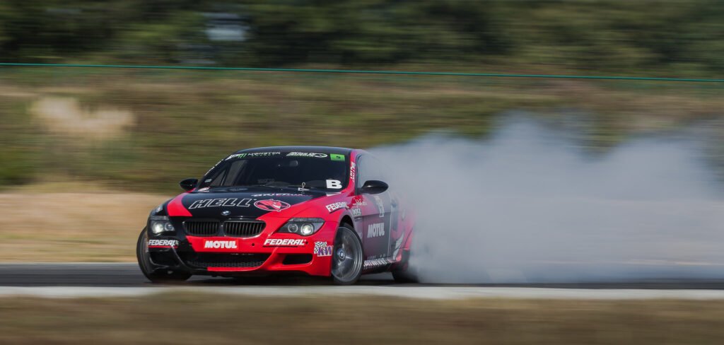 BMW Série 6 E63 drift Hell Energy Drink